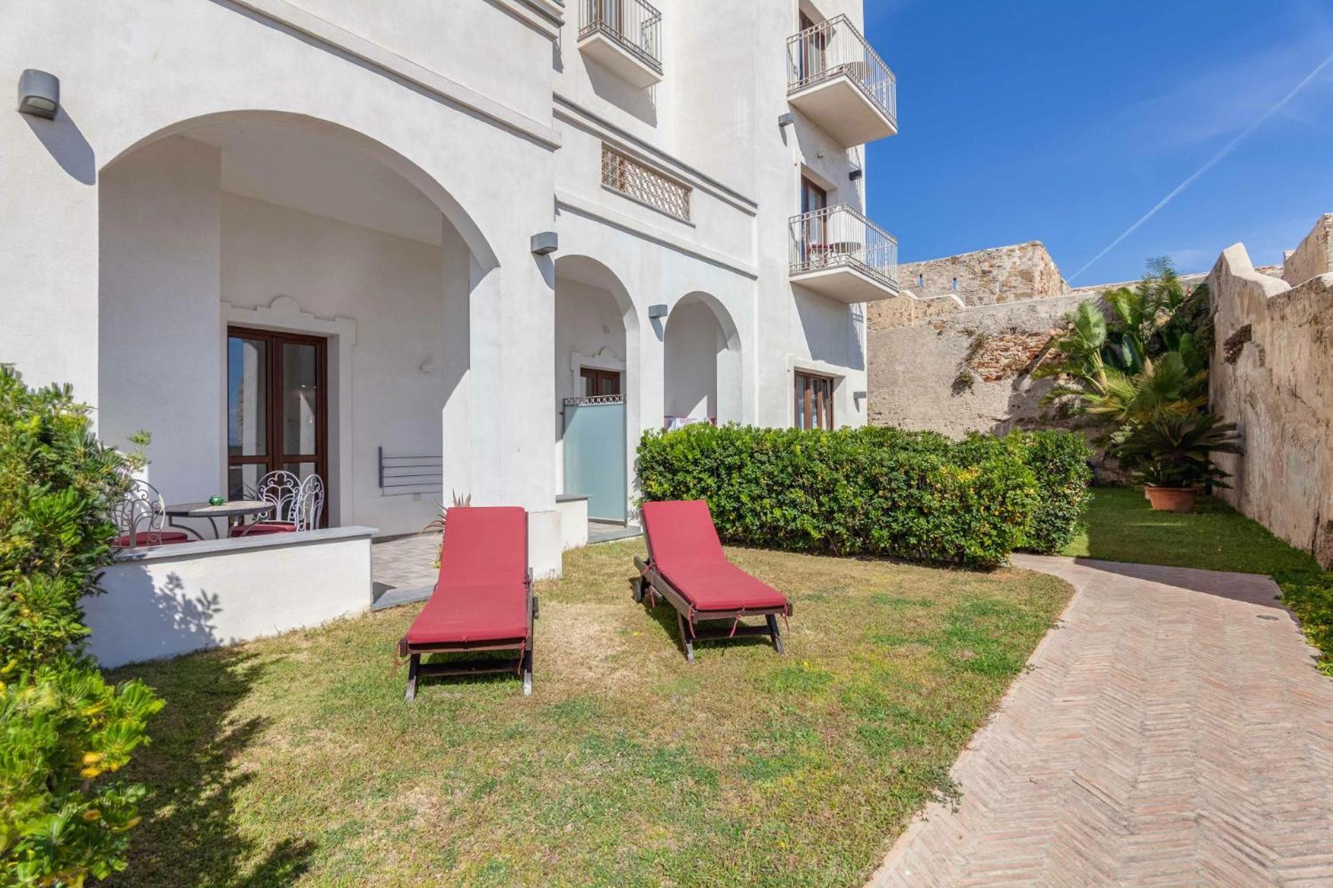 Apartamentos La Residencia Tarifa Exterior photo